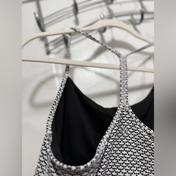 Lululemon Power Pose Tank Monochromic White Y Back Size 10 Athleisure Yoga Luon - Picture 14 of 16